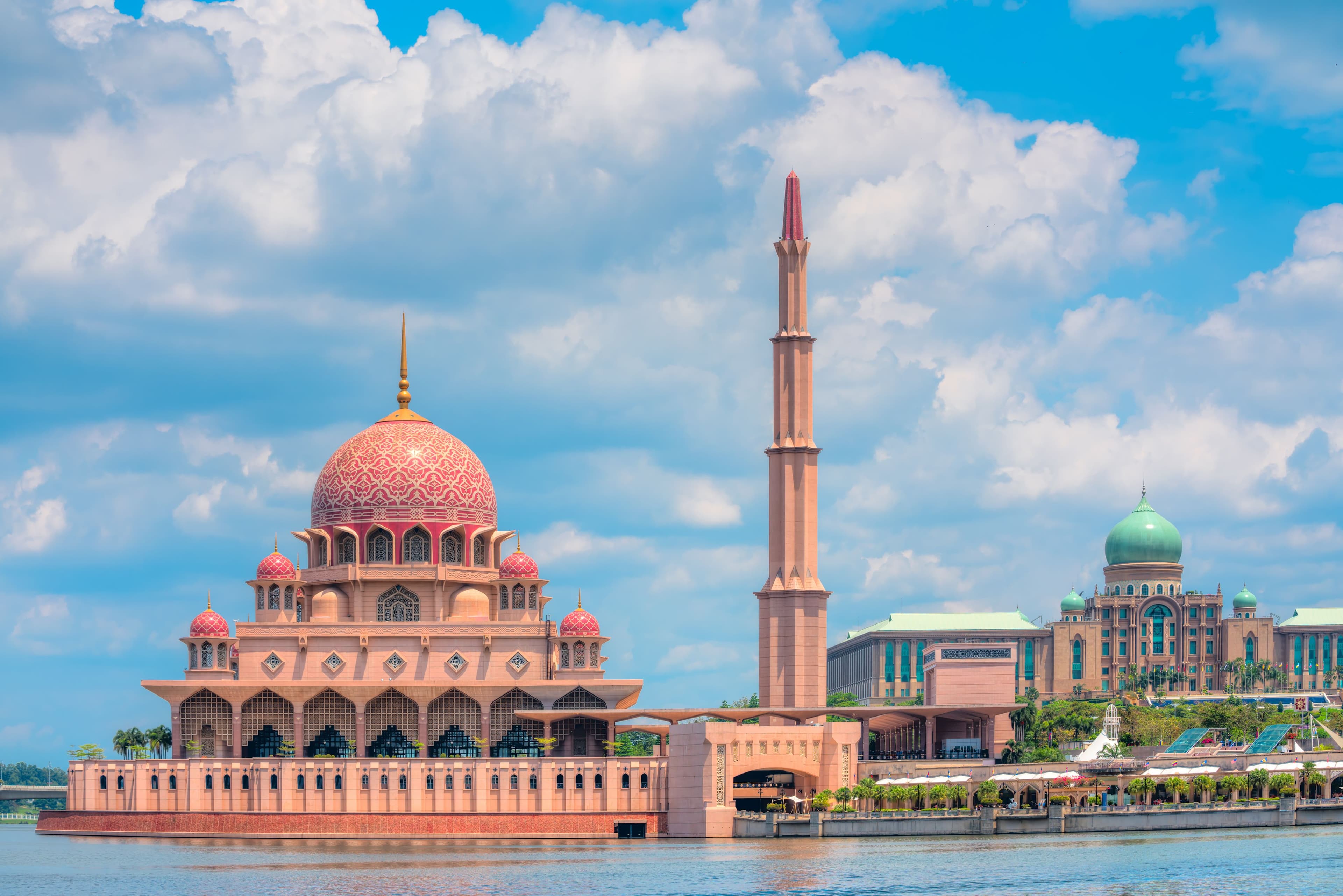 Putrajaya Optional Tour (Muslim Friendly)